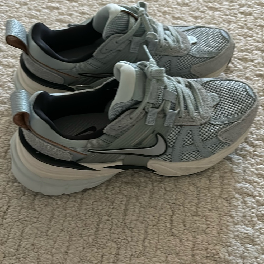 Nike Y2K sneakers BRAND NEW